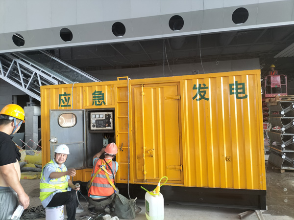 金湖怎样判断空气滤清器是否需要更换？